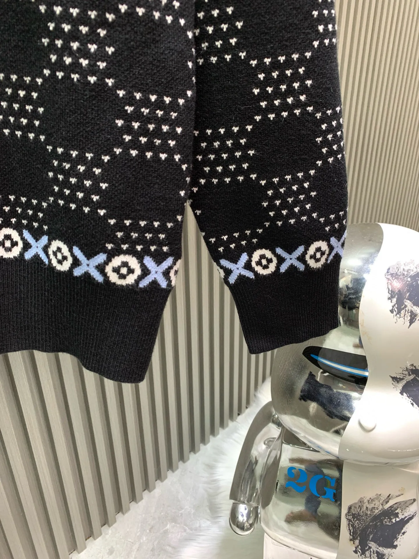 🅿️400 🀄️ Louis Vuitton Louis Vuitton 25Fw new autumn and winter style, full-print logo pattern crew neck sweater, exclusive high-end production, a style that people will fall in love with at first sight, full of Louis Vuitton style, using customized fabrics, the version is very good, it can have the lazy taste of the street, but also very casual and western style, the texture is super good, babies must arrange it